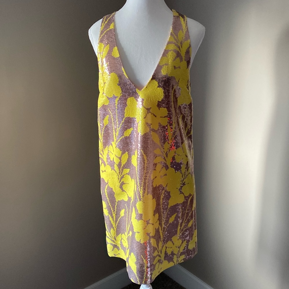 Smythe, Size 6. Sequin floral mini dress. NWT.